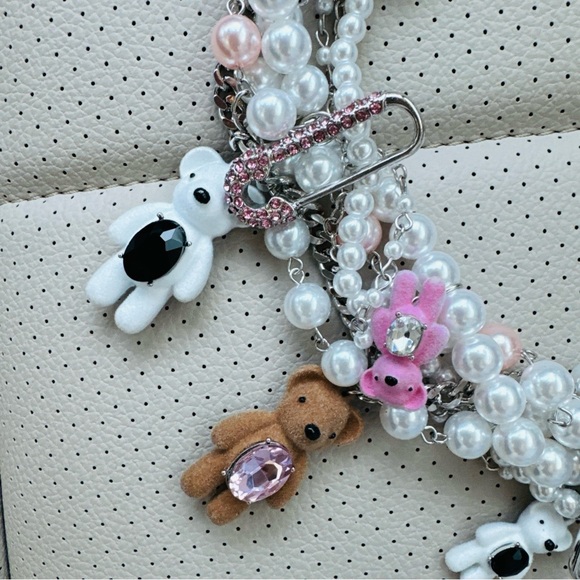 Betsey Johnson Teddy Necklace White Faux Pearl Bauble Bear NWT in Silver - Picture 2 of 6